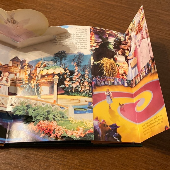 The Wizard of Oz ISBN 1-59117-058-0 Three Dimensional pop up Book - Picture 6 of 15
